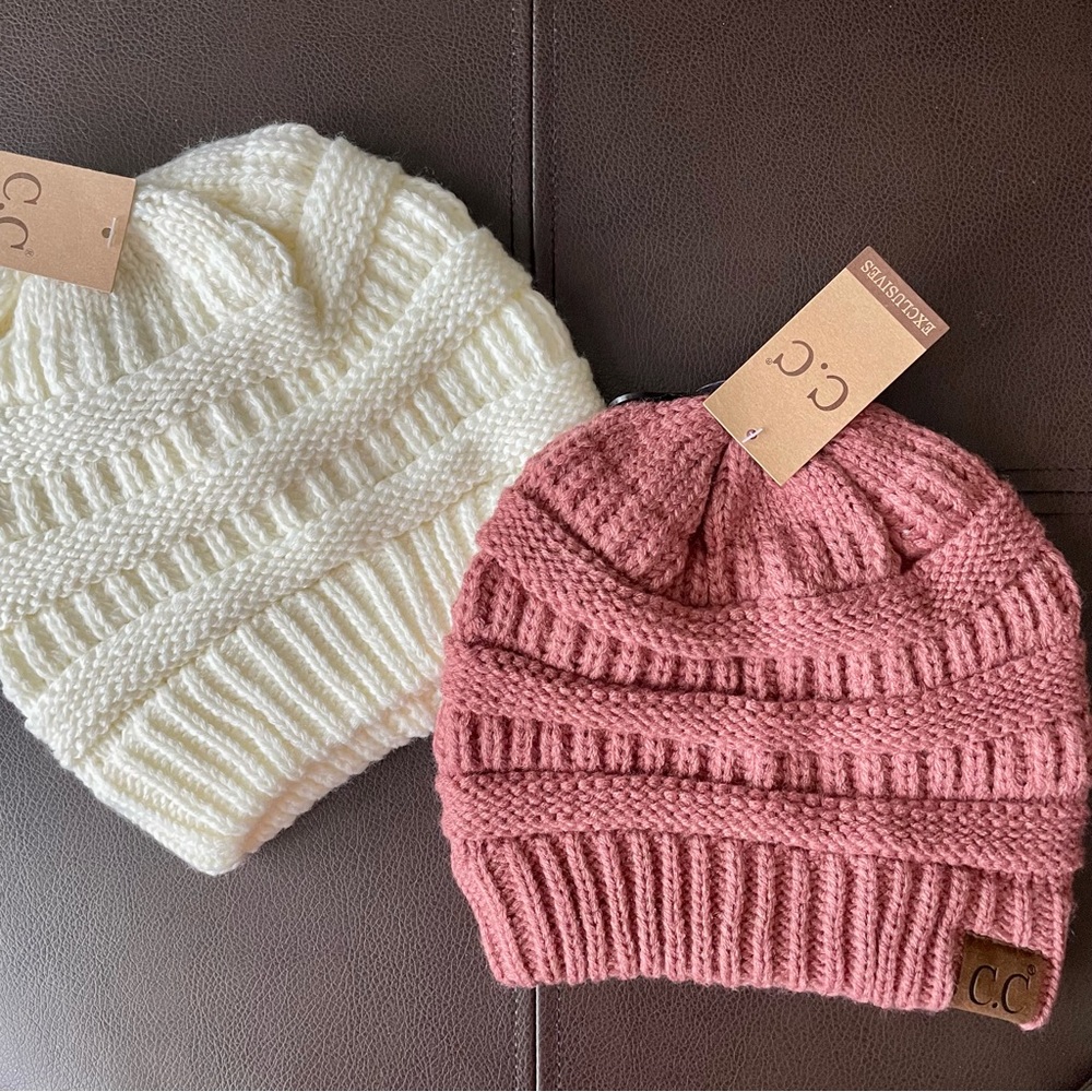 2 brand new hats !